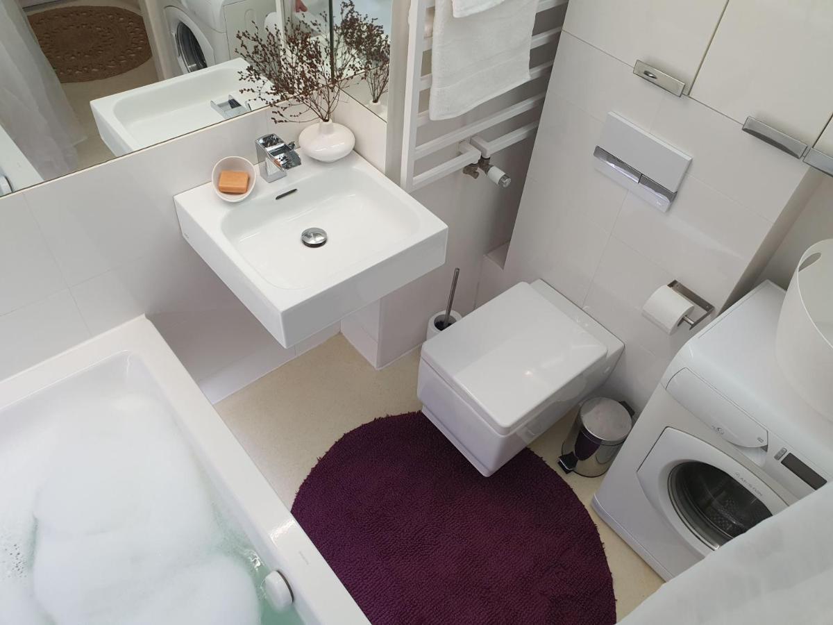 Apartmán Whitebeeapartament Vratislav Exteriér fotografie